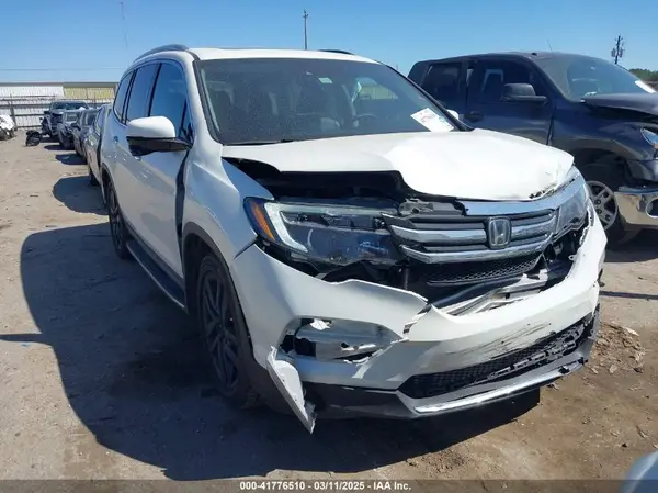 5FNYF5H95JB008888 2018 HONDA PILOT - Image 1