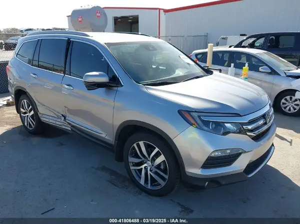 5FNYF5H95JB020460 2018 HONDA PILOT - Image 1