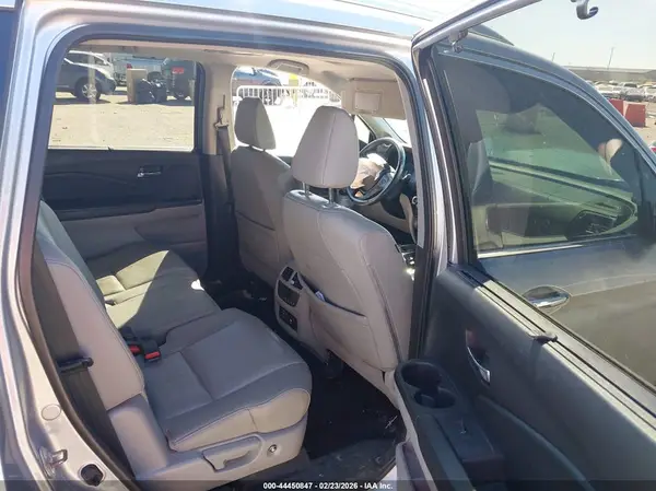 5FNYF5H95JB021740 2018 HONDA PILOT - Image 8