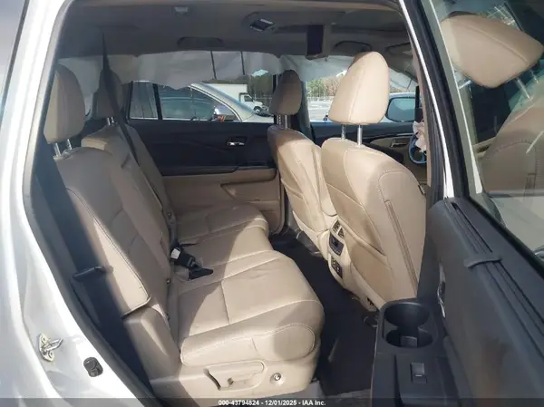 5FNYF5H96HB004651 2017 HONDA PILOT - Image 8