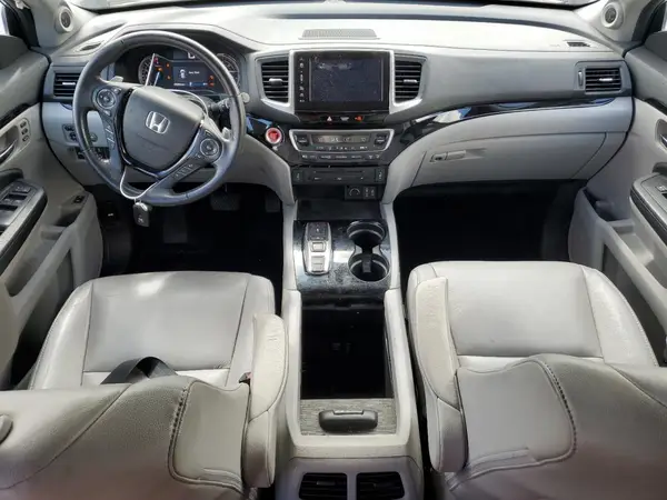 5FNYF5H96HB016038 2017 HONDA PILOT - Image 8