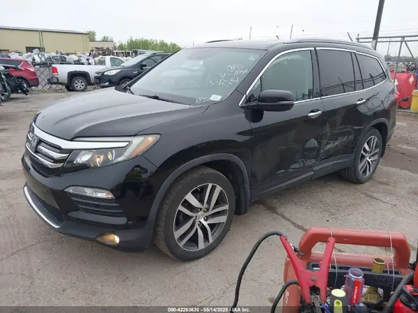 5FNYF5H97JB027040 2018 HONDA PILOT - Image 2