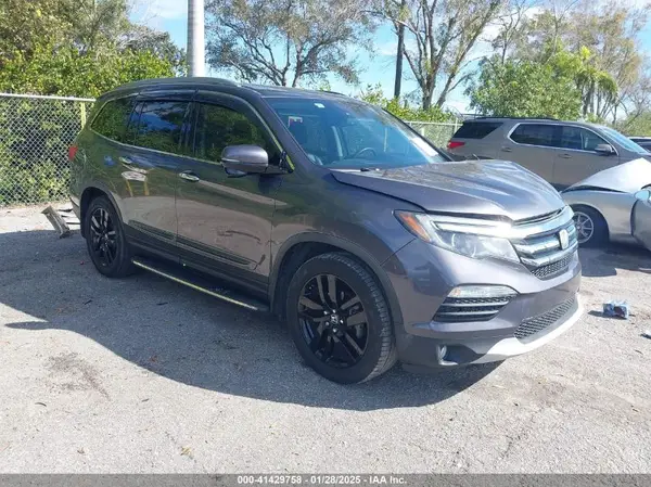 5FNYF5H98HB029812 2017 HONDA PILOT - Image 1
