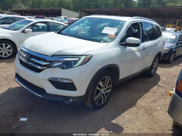 5FNYF5H98JB000882 2018 HONDA PILOT - Image 2