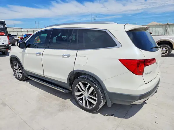 5FNYF5H98JB013552 2018 HONDA PILOT - Image 2