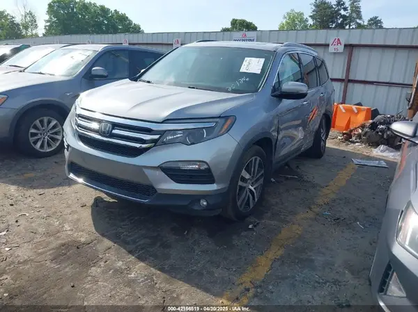 5FNYF5H99JB018095 2018 HONDA PILOT - Image 2