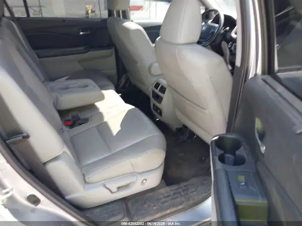 5FNYF5H9XHB008136 2017 HONDA PILOT - Image 8