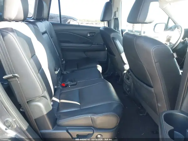 5FNYF5H9XHB045557 2017 HONDA PILOT - Image 8