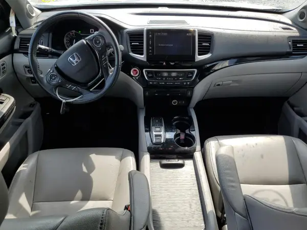 5FNYF5H9XJB000303 2018 HONDA PILOT - Image 8