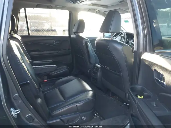 5FNYF6H00HB000022 2017 HONDA PILOT - Image 8