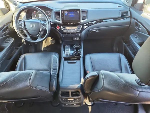 5FNYF6H00HB000439 2017 HONDA PILOT - Image 8
