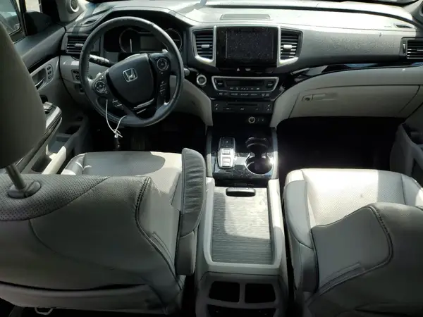 5FNYF6H00HB010047 2017 HONDA PILOT - Image 8