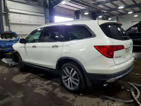 5FNYF6H00HB032355 2017 HONDA PILOT - Image 2