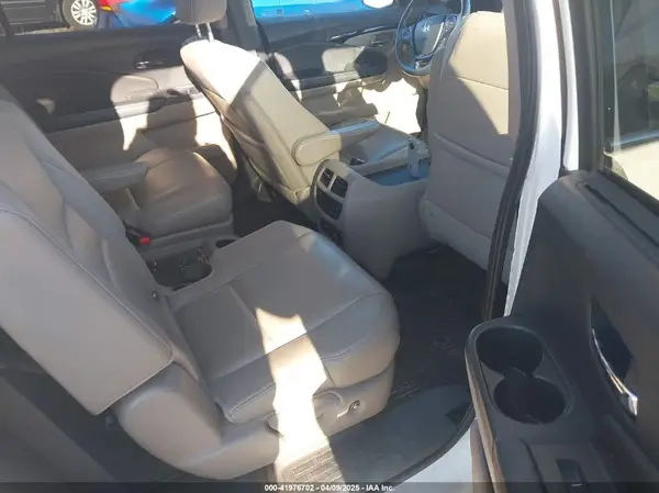 5FNYF6H00HB032386 2017 HONDA PILOT - Image 8