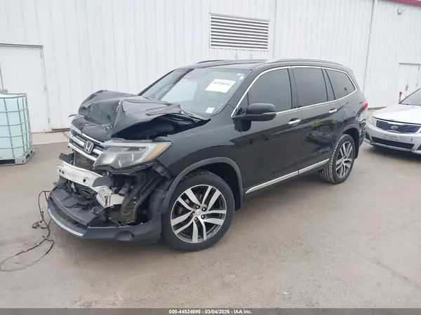 5FNYF6H00HB034624 2017 HONDA PILOT - Image 2