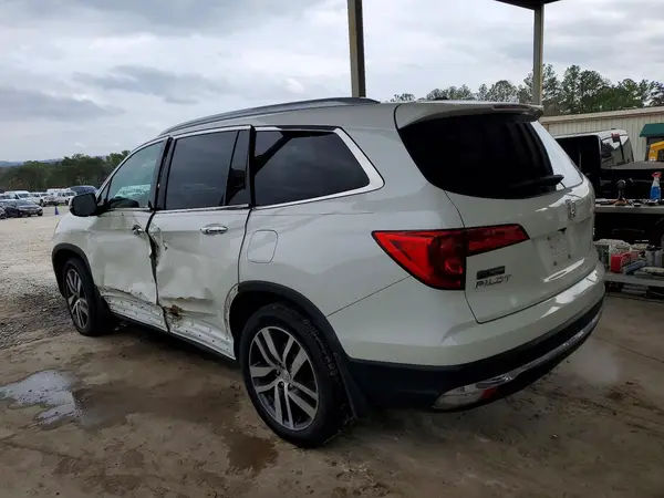5FNYF6H00HB070359 2017 HONDA PILOT - Image 2