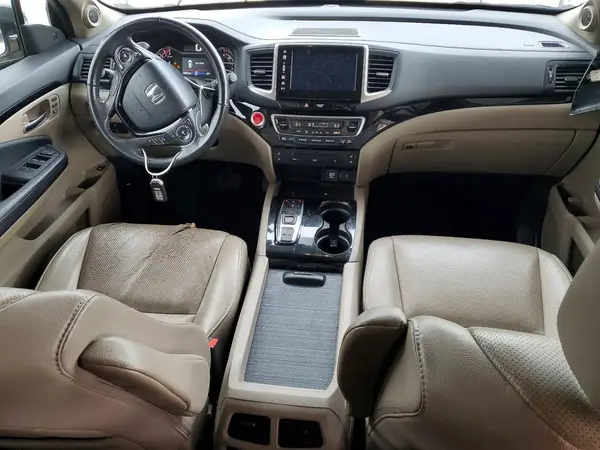 5FNYF6H00HB070359 2017 HONDA PILOT - Image 8