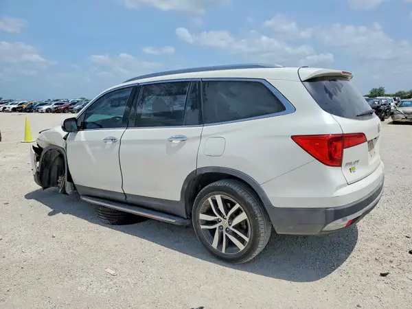 5FNYF6H00HB074704 2017 HONDA PILOT - Image 2