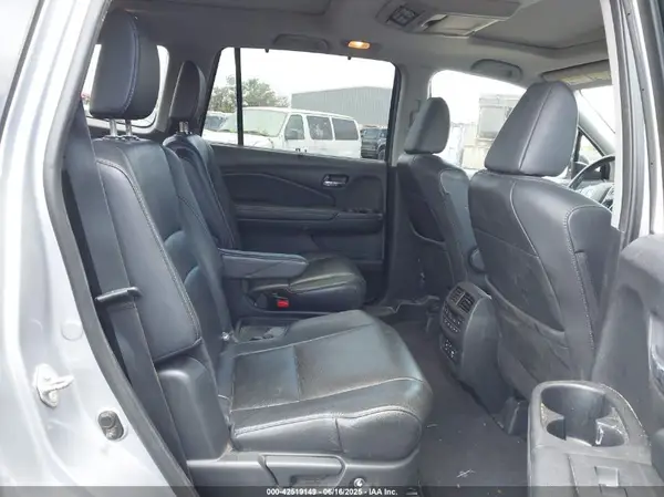 5FNYF6H00HB082088 2017 HONDA PILOT - Image 8