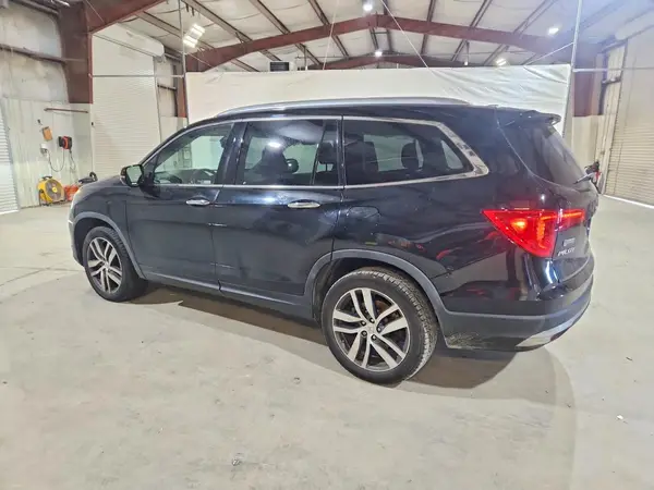 5FNYF6H00HB096072 2017 HONDA PILOT - Image 2