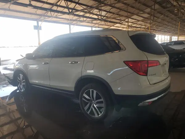 5FNYF6H00JB055981 2018 HONDA PILOT - Image 2