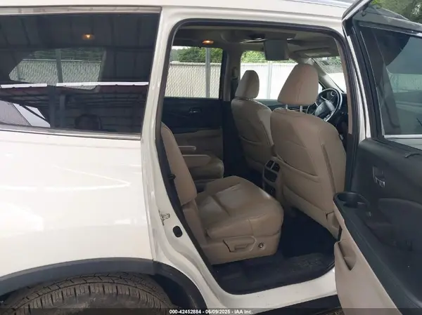 5FNYF6H00KB015935 2019 HONDA PILOT - Image 8