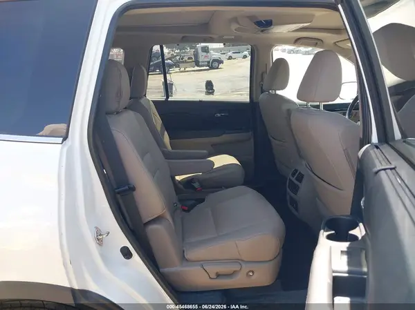 5FNYF6H00KB070496 2019 HONDA PILOT - Image 8