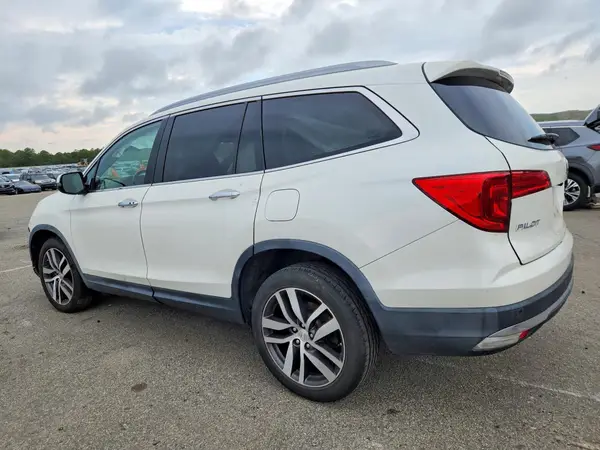 5FNYF6H01HB023969 2017 HONDA PILOT - Image 2