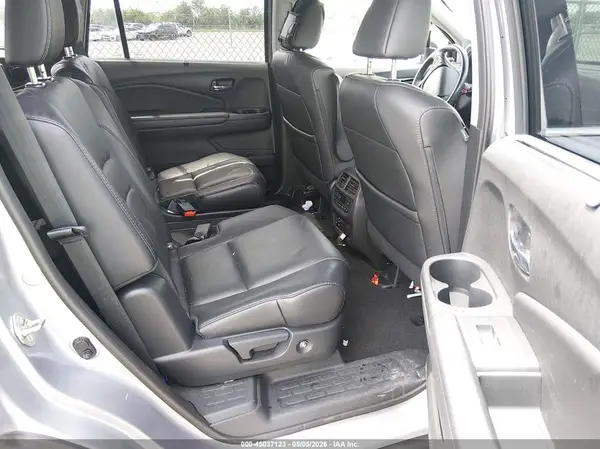 5FNYF6H01HB027102 2017 HONDA PILOT - Image 8