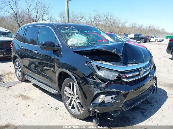 5FNYF6H01HB100274 2017 HONDA PILOT - Image 1