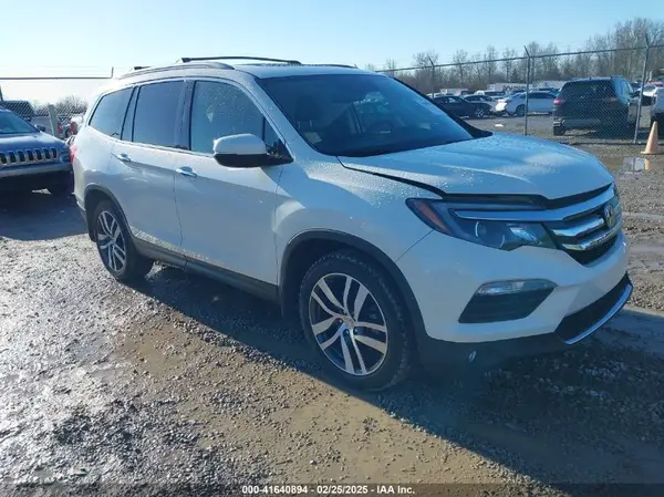 5FNYF6H01JB001590 2018 HONDA PILOT - Image 1