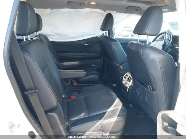 5FNYF6H01JB001590 2018 HONDA PILOT - Image 8