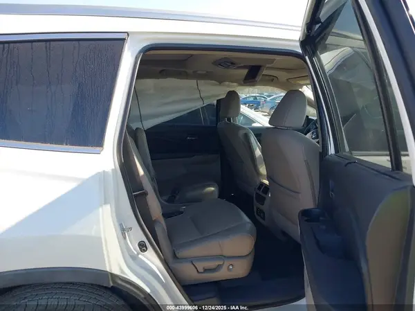5FNYF6H01JB014145 2018 HONDA PILOT - Image 8