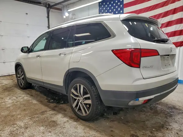 5FNYF6H01JB030135 2018 HONDA PILOT - Image 2