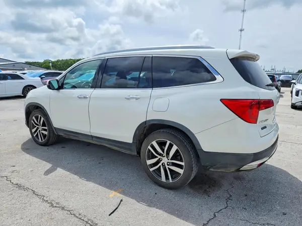 5FNYF6H01JB030183 2018 HONDA PILOT - Image 2