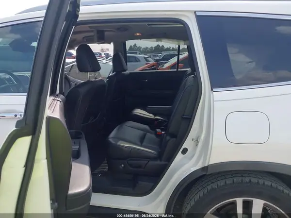 5FNYF6H01JB035769 2018 HONDA PILOT - Image 8