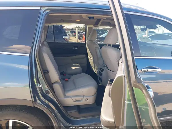 5FNYF6H01LB032020 2020 HONDA PILOT - Image 8