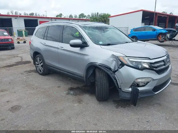 5FNYF6H02HB018120 2017 HONDA PILOT - Image 1