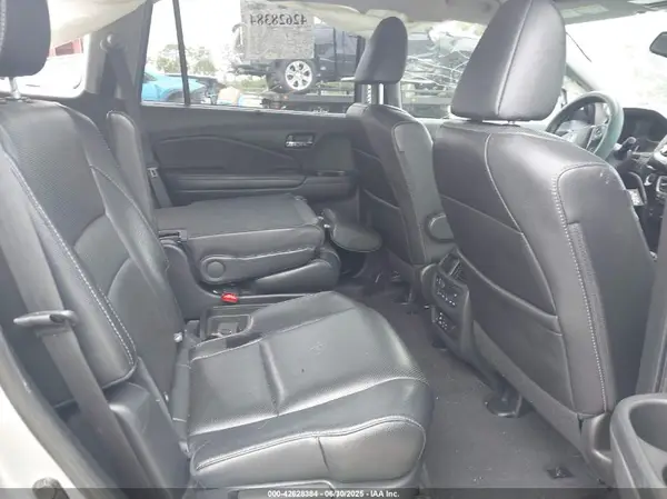 5FNYF6H02HB018120 2017 HONDA PILOT - Image 8