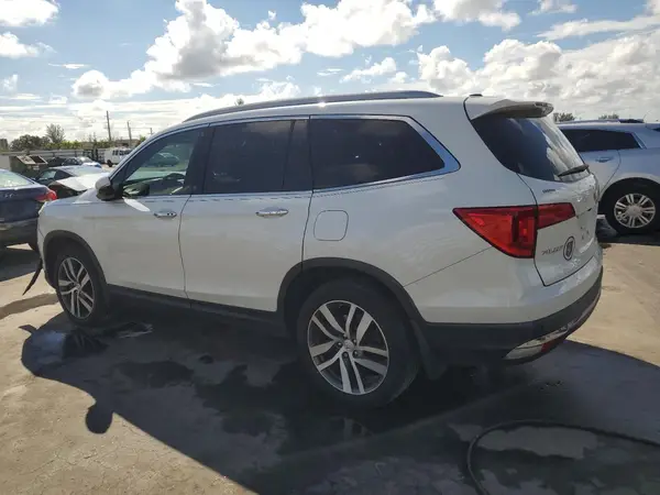 5FNYF6H02HB021888 2017 HONDA PILOT - Image 2