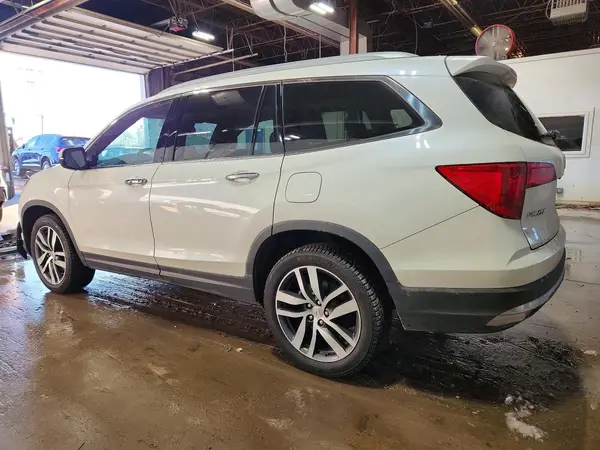 5FNYF6H02HB023950 2017 HONDA PILOT - Image 2