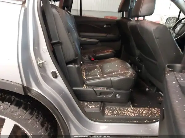 5FNYF6H02HB044183 2017 HONDA PILOT - Image 8