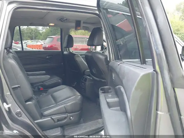 5FNYF6H02HB046404 2017 HONDA PILOT - Image 8