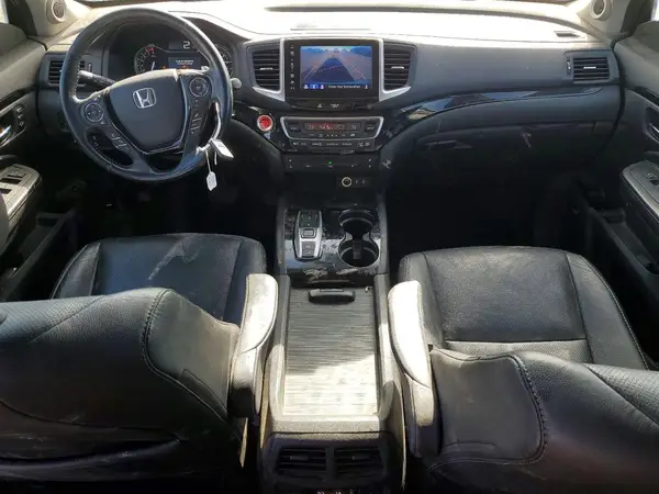 5FNYF6H02HB072260 2017 HONDA PILOT - Image 8