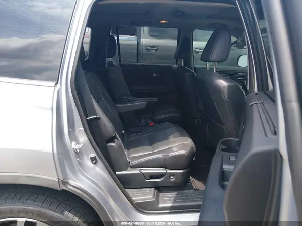 5FNYF6H02HB073781 2017 HONDA PILOT - Image 8
