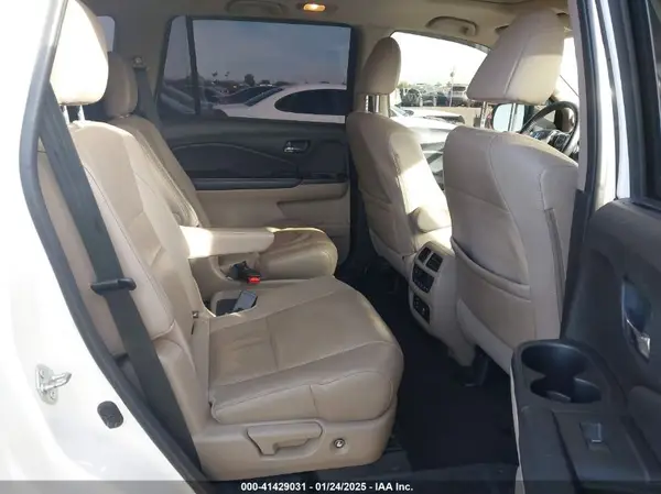 5FNYF6H02HB082481 2017 HONDA PILOT - Image 8