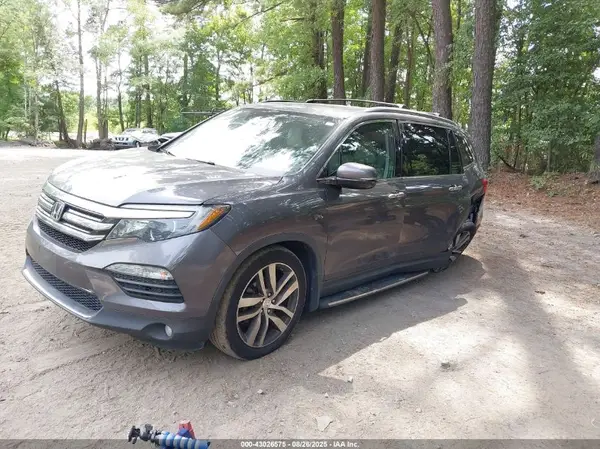 5FNYF6H02HB100235 2017 HONDA PILOT - Image 2