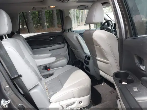 5FNYF6H02HB100235 2017 HONDA PILOT - Image 8