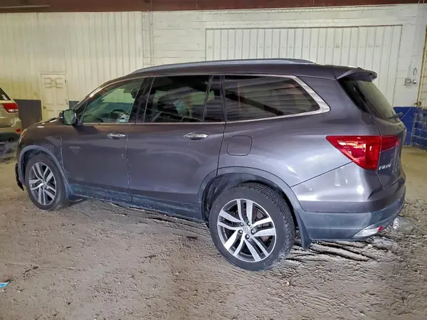 5FNYF6H02HB103703 2017 HONDA PILOT - Image 2