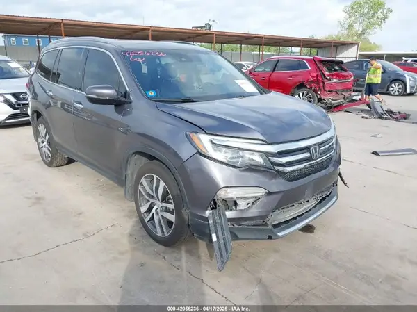 5FNYF6H02JB006765 2018 HONDA PILOT - Image 1